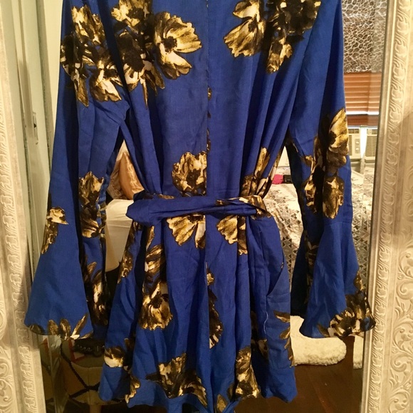 Blue floral romper - Picture 3 of 4